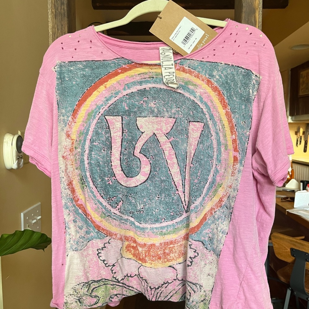 Magnolia Pearl Boundless Love T-shirt